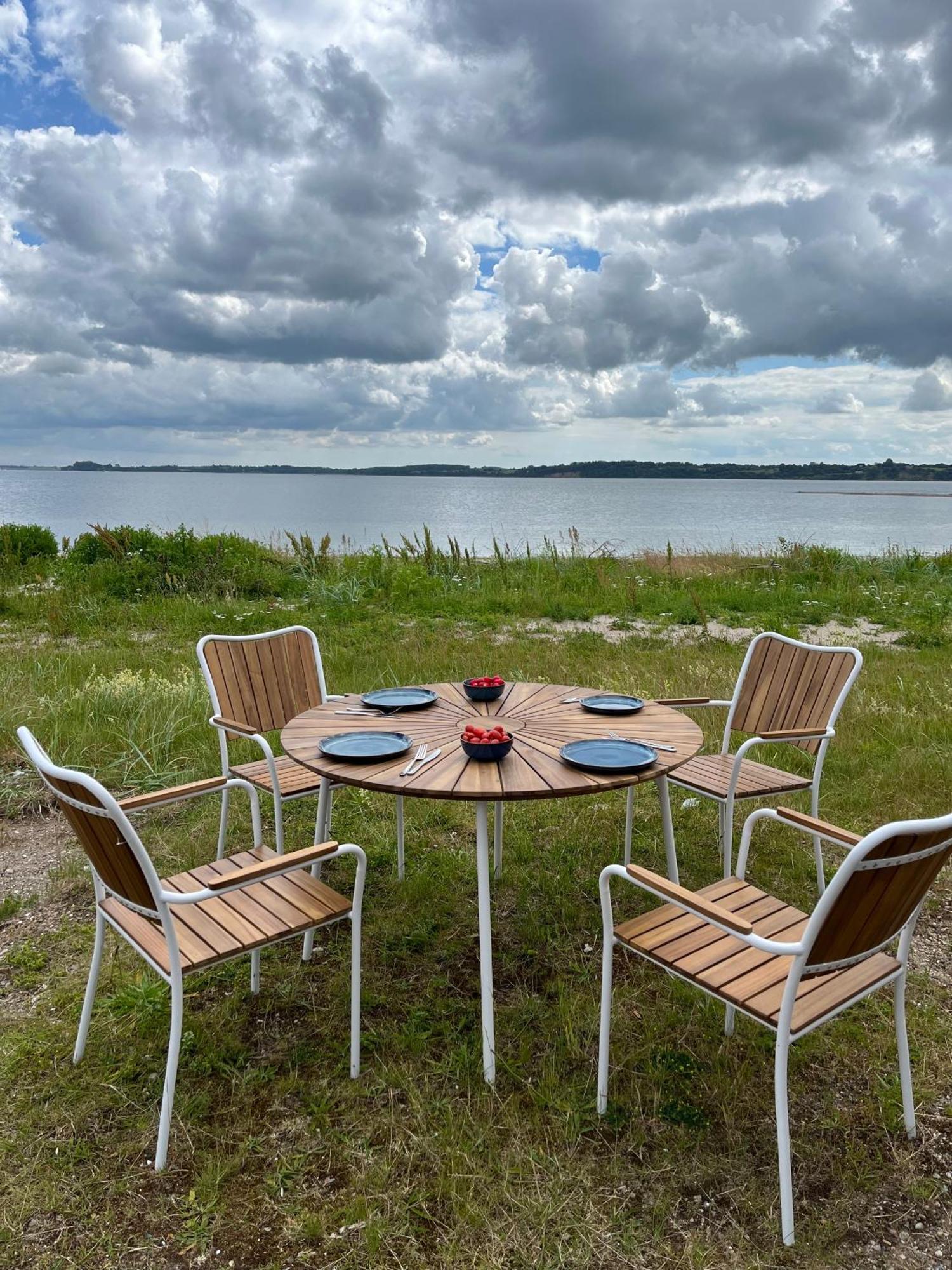 Tiny Seaside - Skarrev Hotel Обенро Екстериор снимка